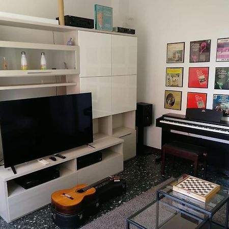 Music & Beach Appartamento Savona Esterno foto